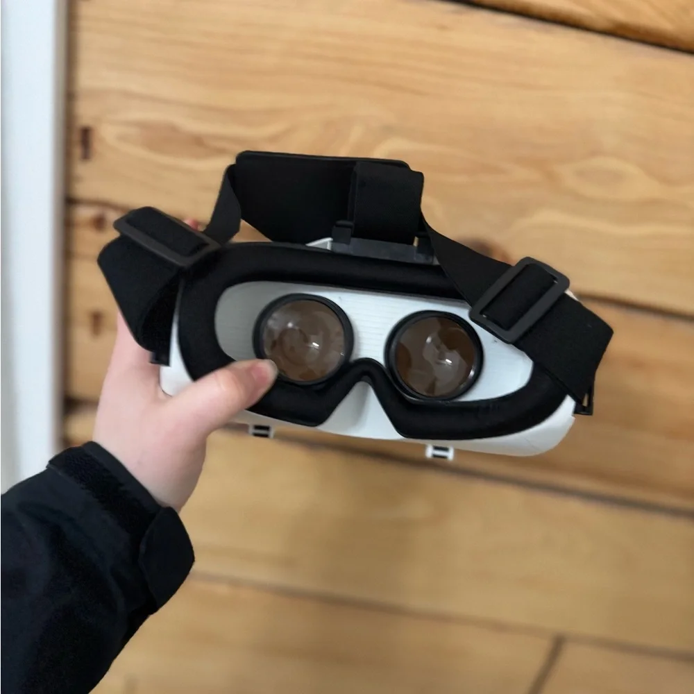 VR headset